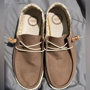 Hey Dude Buckle Exclusive women’s size 9…EUC